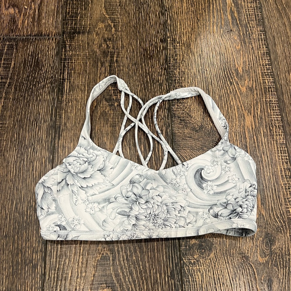 Lululemon sports bra
